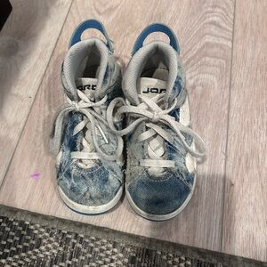 Jordan Blue and White Sneakers with Soft Material and Low-Top Design